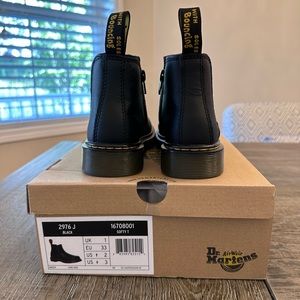 Dr. Martens Kids Size US 2